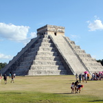 El Castillo (Pyramide de Kukulcán)